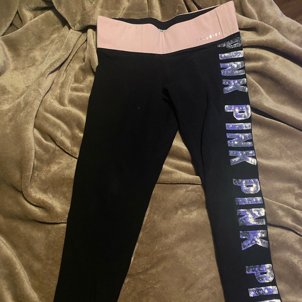 Pink leggings. Sequin